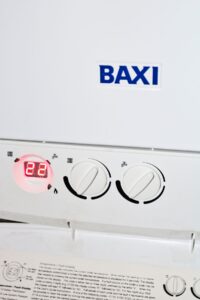 Pression chaudiere : panneau de controle d une chaudiere gaz
